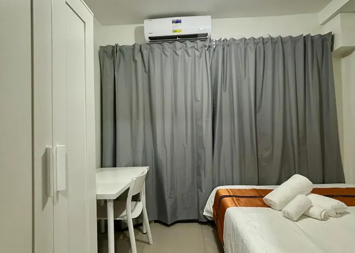 Apartment New Oasis Staycation Shore 2 Manila
